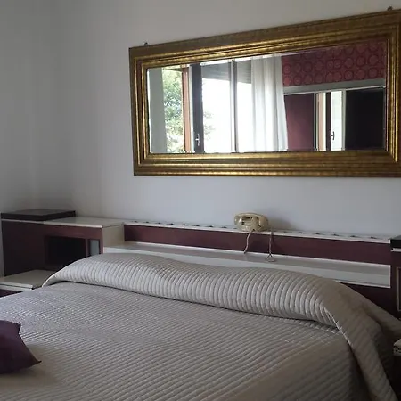 לינה וארוחת בוקר Casa Mancini 3*